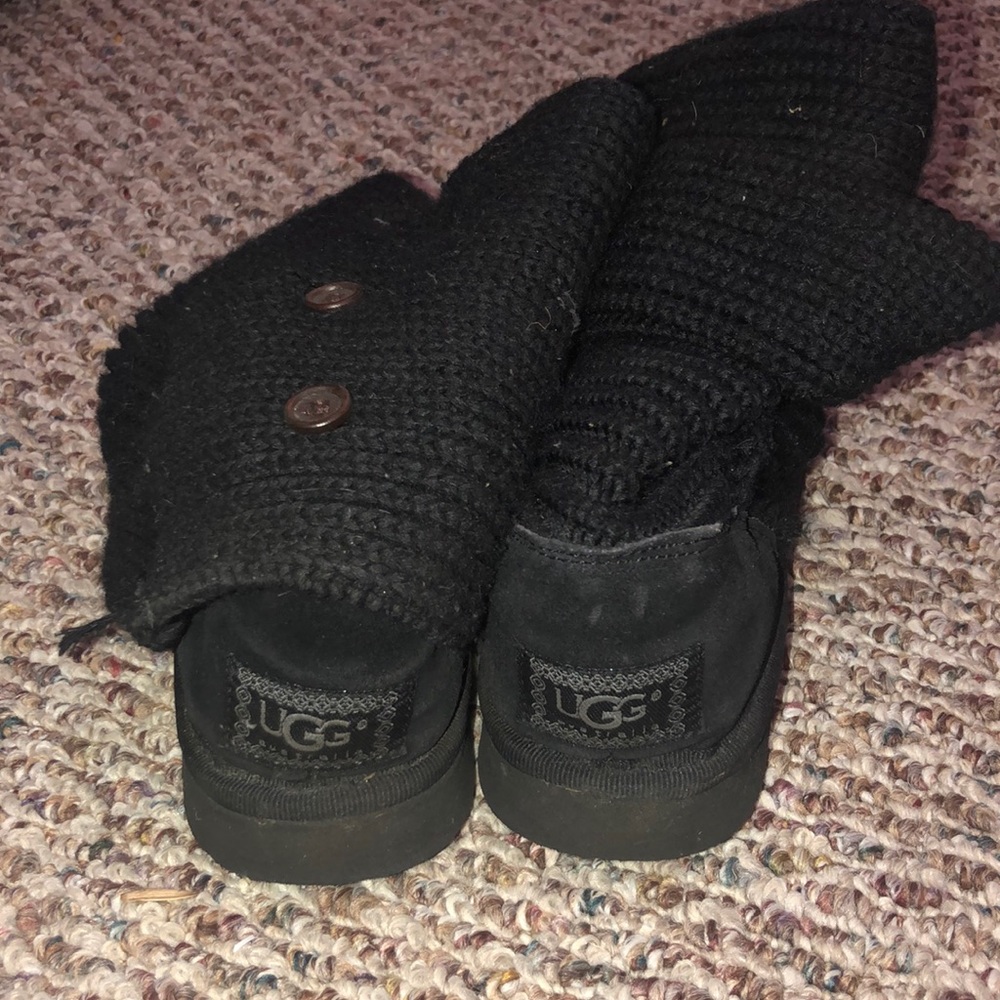 UGG